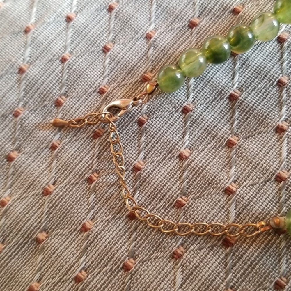 Dark & Light Jade Green Colored Beaded Necklace - Picture 4 of 6